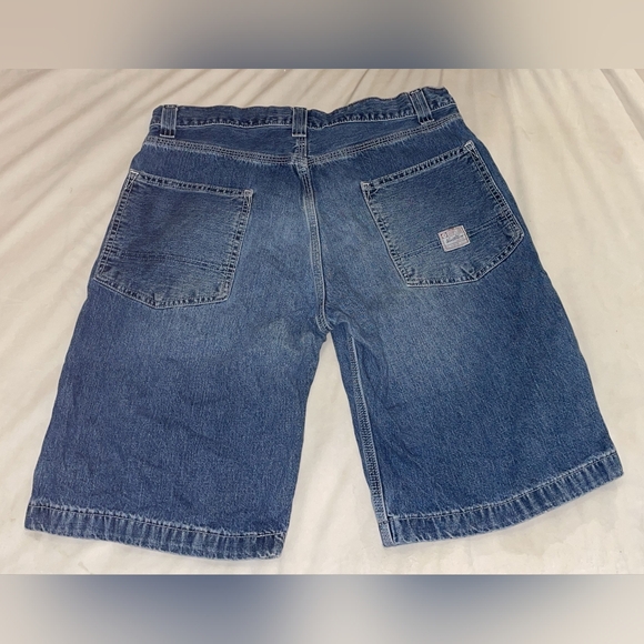 Authentic vintage levis denim shorts size 32 - Picture 2 of 4